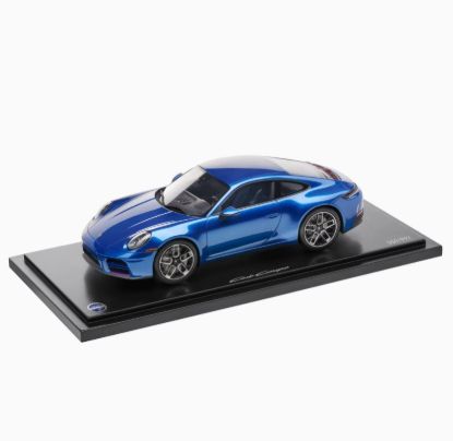 Picture of Porsche 911 Carrera T Coupe 992.2 Club Coupe 1:18