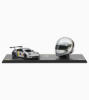 Picture of Porsche 911 RSR and Michael Fassbender Helmet 1:43 – Limited Edition